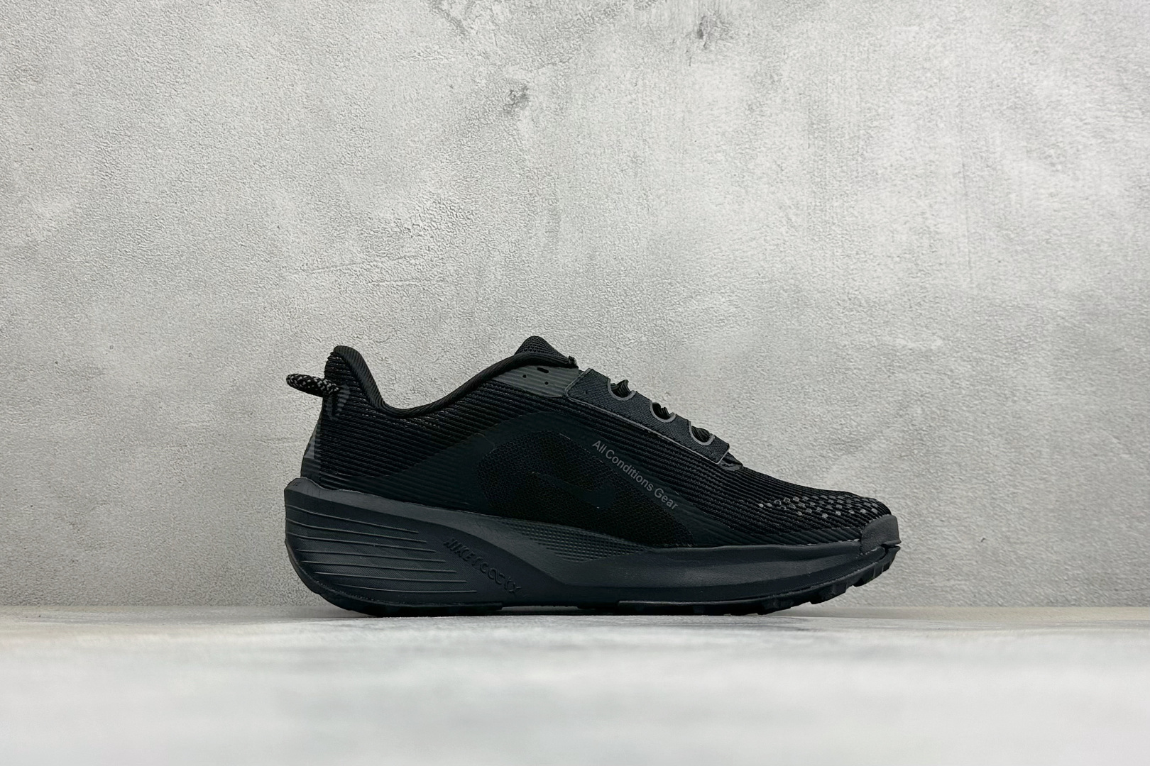 福利特价 NIKE REACTX SPEGASUS TRAIL 6 网面透气跑步鞋 兼顾迅疾外观和稳固脚感后跟覆面和中足