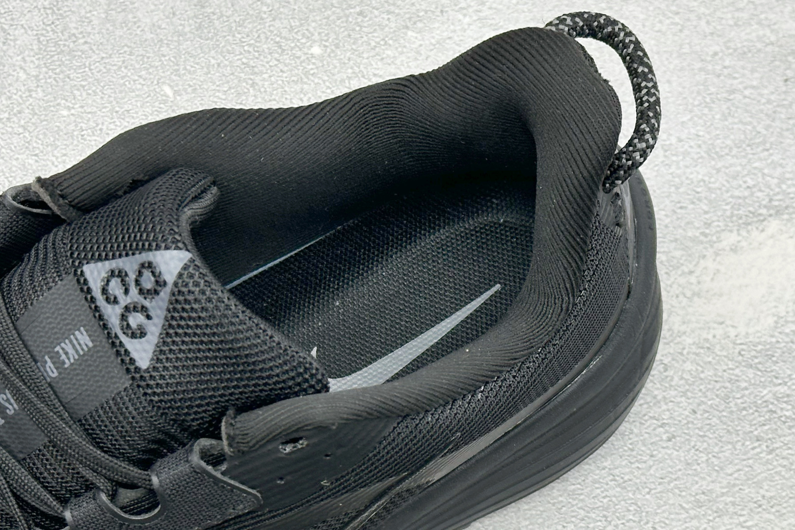 福利特价 NIKE REACTX SPEGASUS TRAIL 6 网面透气跑步鞋 兼顾迅疾外观和稳固脚感后跟覆面和中足