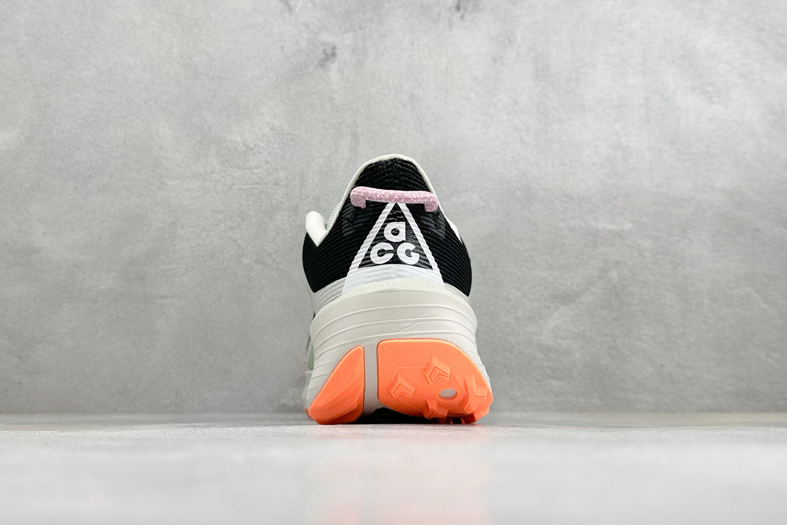 福利特价 NIKE REACTX SPEGASUS TRAIL 6 网面透气跑步鞋 兼顾迅疾外观和稳固脚感后跟覆面和中足