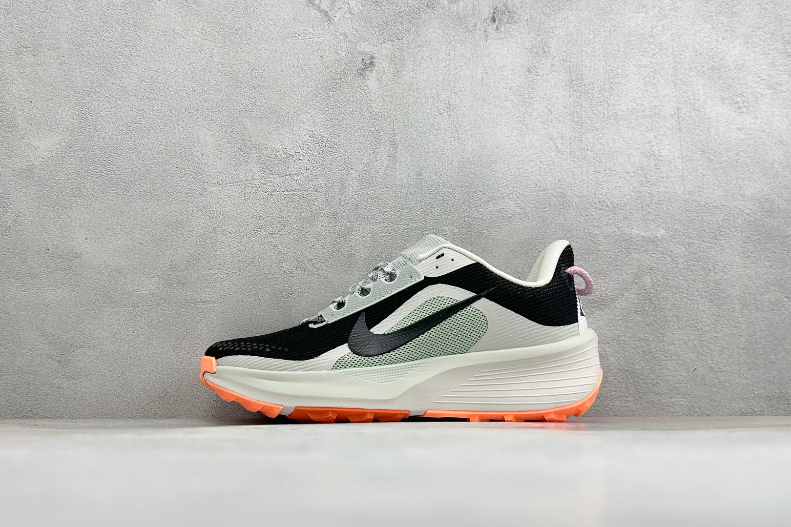 福利特价 NIKE REACTX SPEGASUS TRAIL 6 网面透气跑步鞋 兼顾迅疾外观和稳固脚感后跟覆面和中足