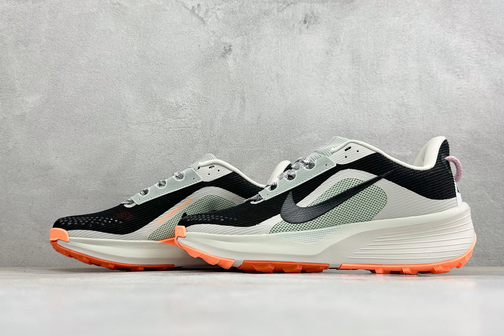 福利特价 NIKE REACTX SPEGASUS TRAIL 6 网面透气跑步鞋 兼顾迅疾外观和稳固脚感后跟覆面和中足