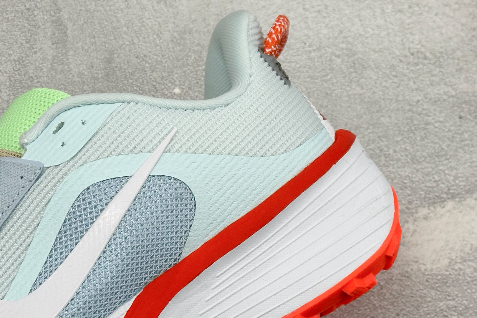 福利特价 NIKE REACTX SPEGASUS TRAIL 6 网面透气跑步鞋 兼顾迅疾外观和稳固脚感后跟覆面和中足