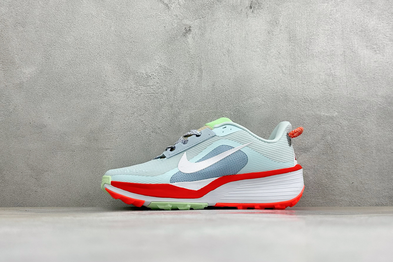 福利特价 NIKE REACTX SPEGASUS TRAIL 6 网面透气跑步鞋 兼顾迅疾外观和稳固脚感后跟覆面和中足