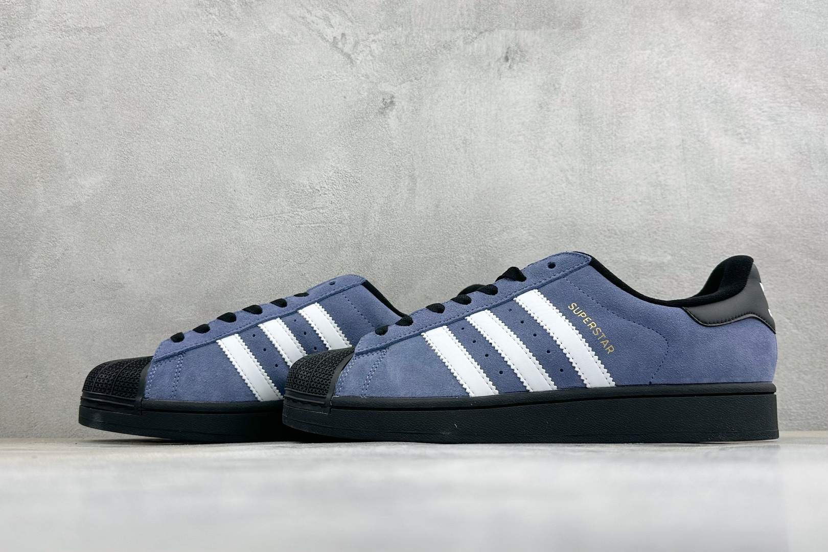 Adidas Originals Superstar II 贝壳头休闲板鞋 货号：KJ4613 尺码：35 36 36.