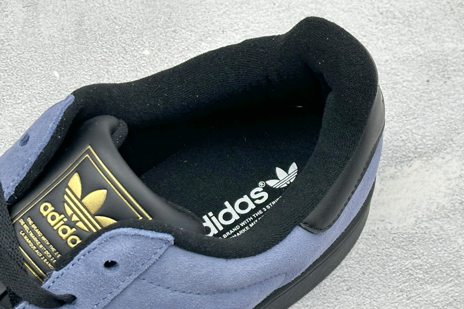 Adidas Originals Superstar II 贝壳头休闲板鞋 货号：KJ4613 尺码：35 36 36.