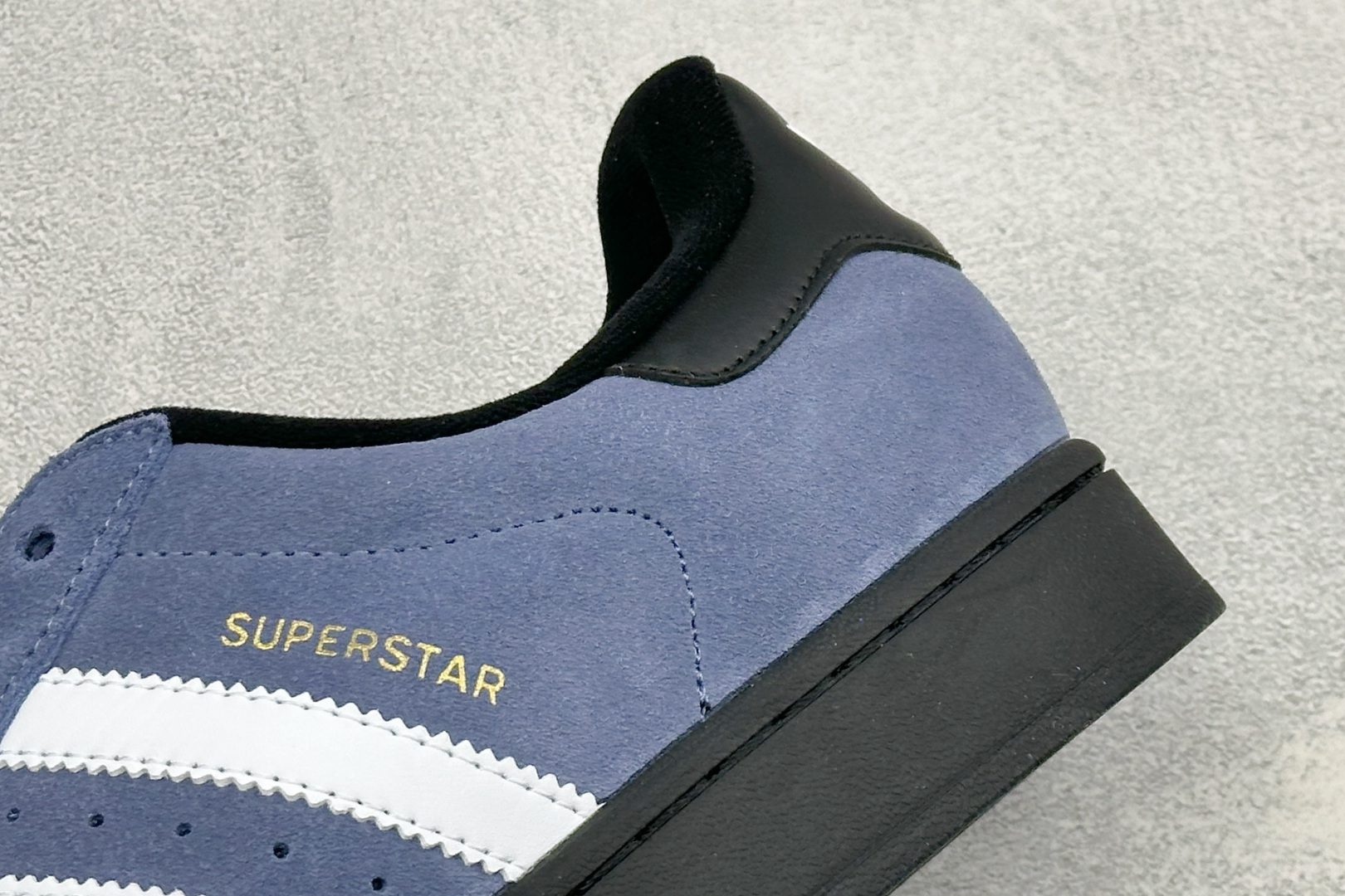 Adidas Originals Superstar II 贝壳头休闲板鞋 货号：KJ4613 尺码：35 36 36.