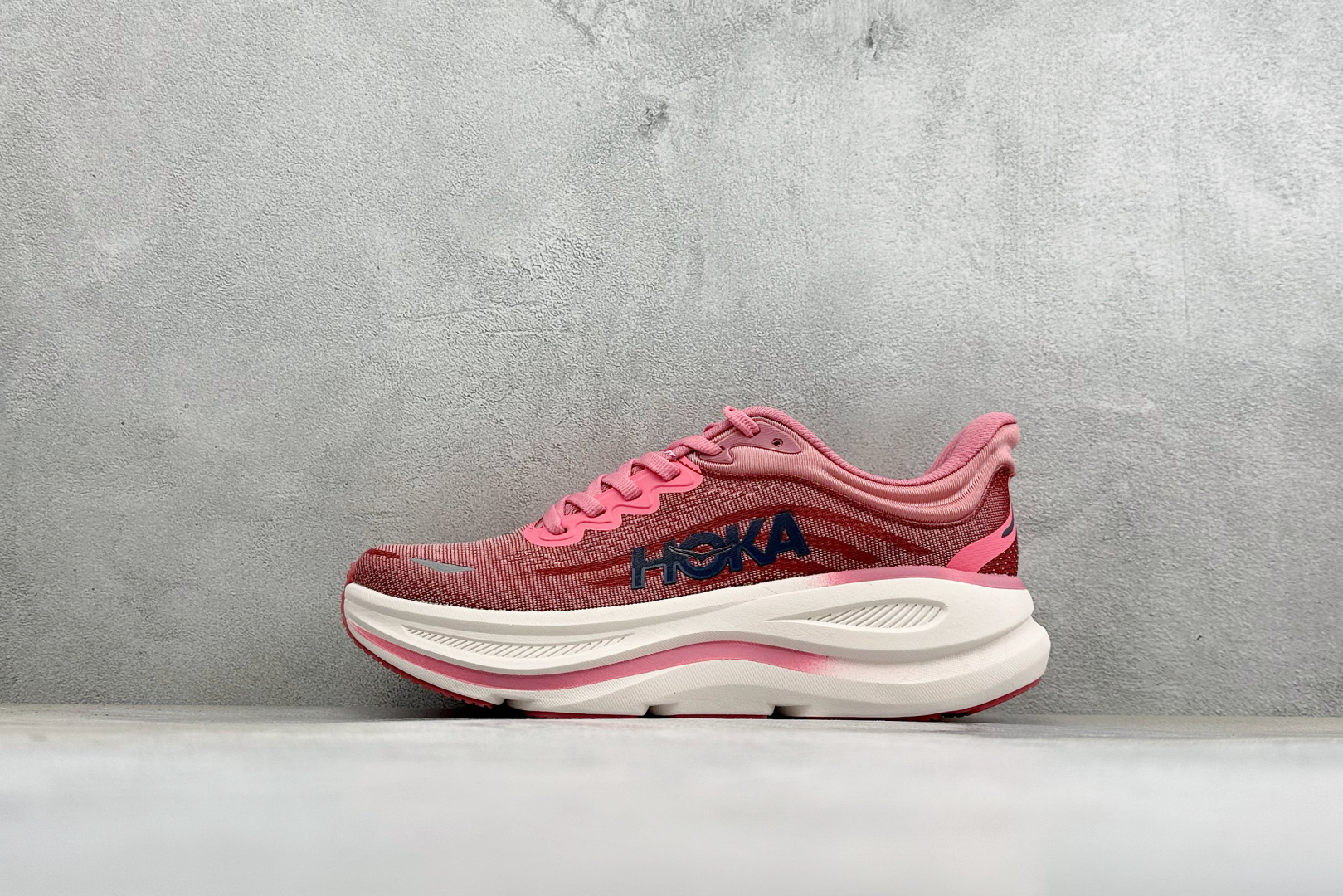 GS版HOKA M CLIFTON 10 轻量低帮户外越野跑鞋 户外山脉越野轻量运动跑鞋 鞋面用轻的无缝架构 鞋带用了弹