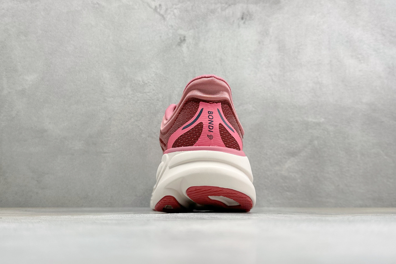 GS版HOKA M CLIFTON 10 轻量低帮户外越野跑鞋 户外山脉越野轻量运动跑鞋 鞋面用轻的无缝架构 鞋带用了弹
