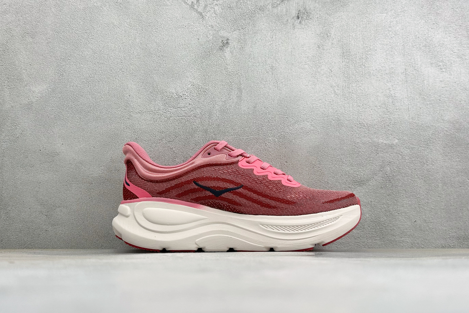GS版HOKA M CLIFTON 10 轻量低帮户外越野跑鞋 户外山脉越野轻量运动跑鞋 鞋面用轻的无缝架构 鞋带用了弹