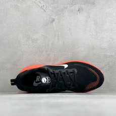 XM版Nike Vomero 19 舒适减震防滑 低帮跑步鞋 全掌ReactX泡绵中底 前掌和后跟还配备了Air Zoo XM版Nike Vomero 19 舒适减震防滑 低帮跑步鞋 全掌ReactX泡绵中底 前掌和后跟还配备了Air Zoo