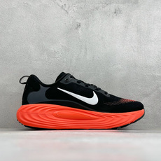 XM版Nike Vomero 19 舒适减震防滑 低帮跑步鞋 全掌ReactX泡绵中底 前掌和后跟还配备了Air Zoo XM版Nike Vomero 19 舒适减震防滑 低帮跑步鞋 全掌ReactX泡绵中底 前掌和后跟还配备了Air Zoo