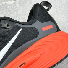 XM版Nike Vomero 19 舒适减震防滑 低帮跑步鞋 全掌ReactX泡绵中底 前掌和后跟还配备了Air Zoo XM版Nike Vomero 19 舒适减震防滑 低帮跑步鞋 全掌ReactX泡绵中底 前掌和后跟还配备了Air Zoo
