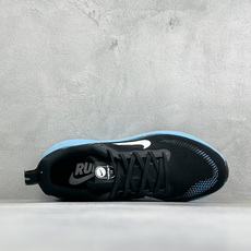 XM版Nike Vomero 19 舒适减震防滑 低帮跑步鞋 全掌ReactX泡绵中底 前掌和后跟还配备了Air Zoo XM版Nike Vomero 19 舒适减震防滑 低帮跑步鞋 全掌ReactX泡绵中底 前掌和后跟还配备了Air Zoo