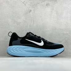 XM版Nike Vomero 19 舒适减震防滑 低帮跑步鞋 全掌ReactX泡绵中底 前掌和后跟还配备了Air Zoo XM版Nike Vomero 19 舒适减震防滑 低帮跑步鞋 全掌ReactX泡绵中底 前掌和后跟还配备了Air Zoo
