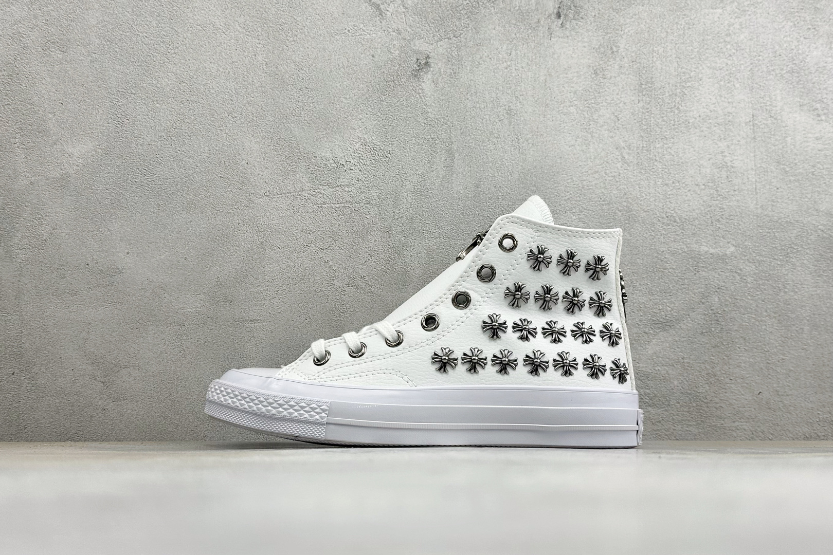 Chrome Hearts x Converse 1970s 克罗心联名 复古银饰休闲帆布鞋 采用经典70s鞋型为基底 