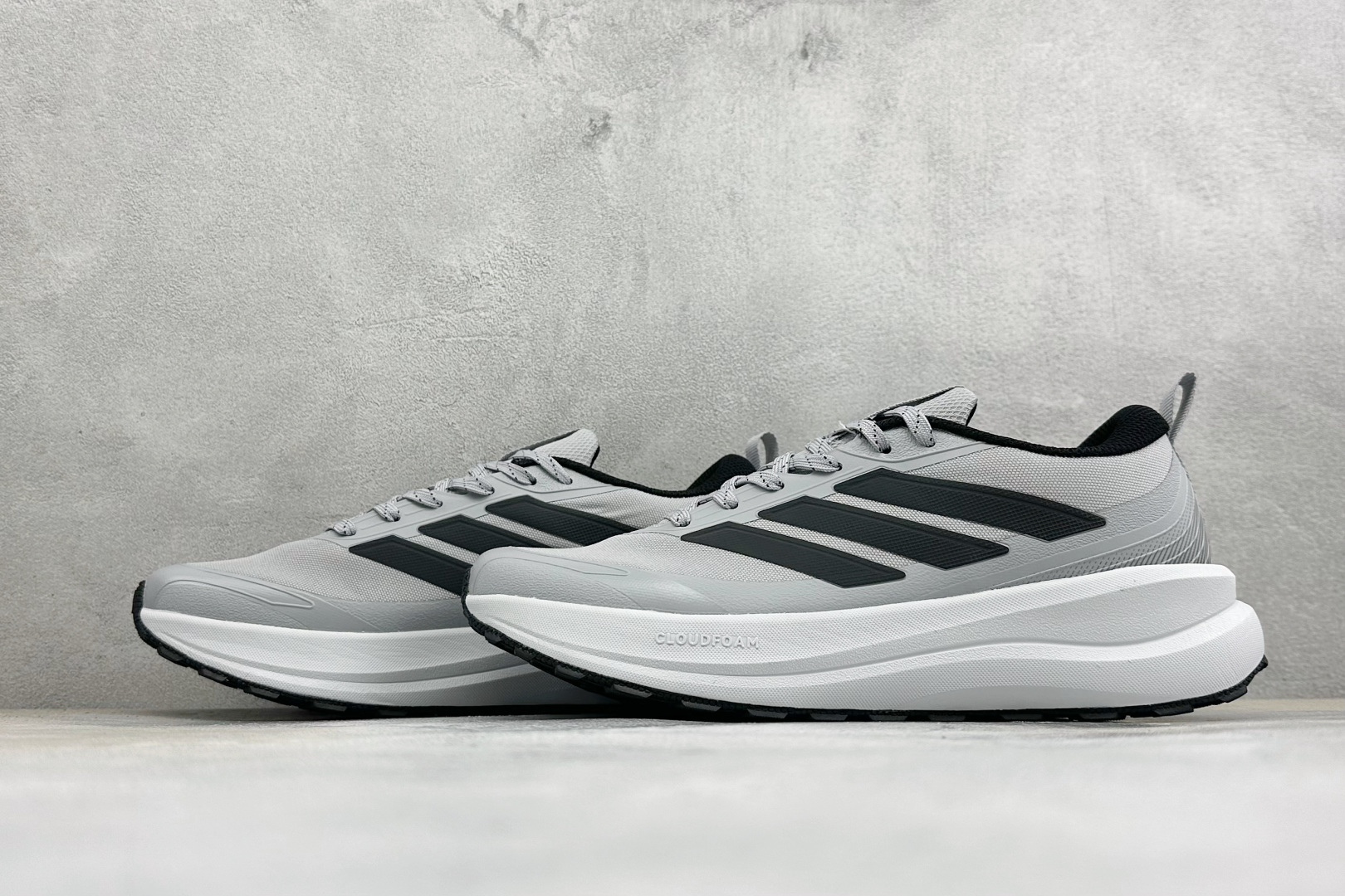Adidas RUNFALCON 6系列 轻量防滑耐磨跑鞋 #采用全身高频热熔牛津面料鞋面材质 #全掌Adiwear高耐