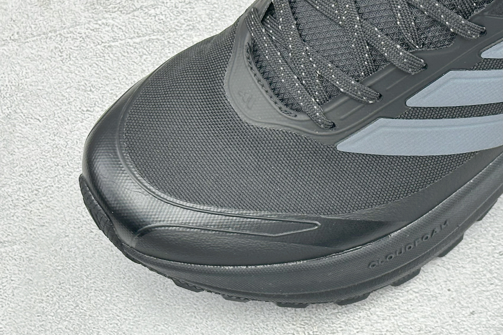 Adidas RUNFALCON 6系列 轻量防滑耐磨跑鞋 #采用全身高频热熔牛津面料鞋面材质 #全掌Adiwear高耐