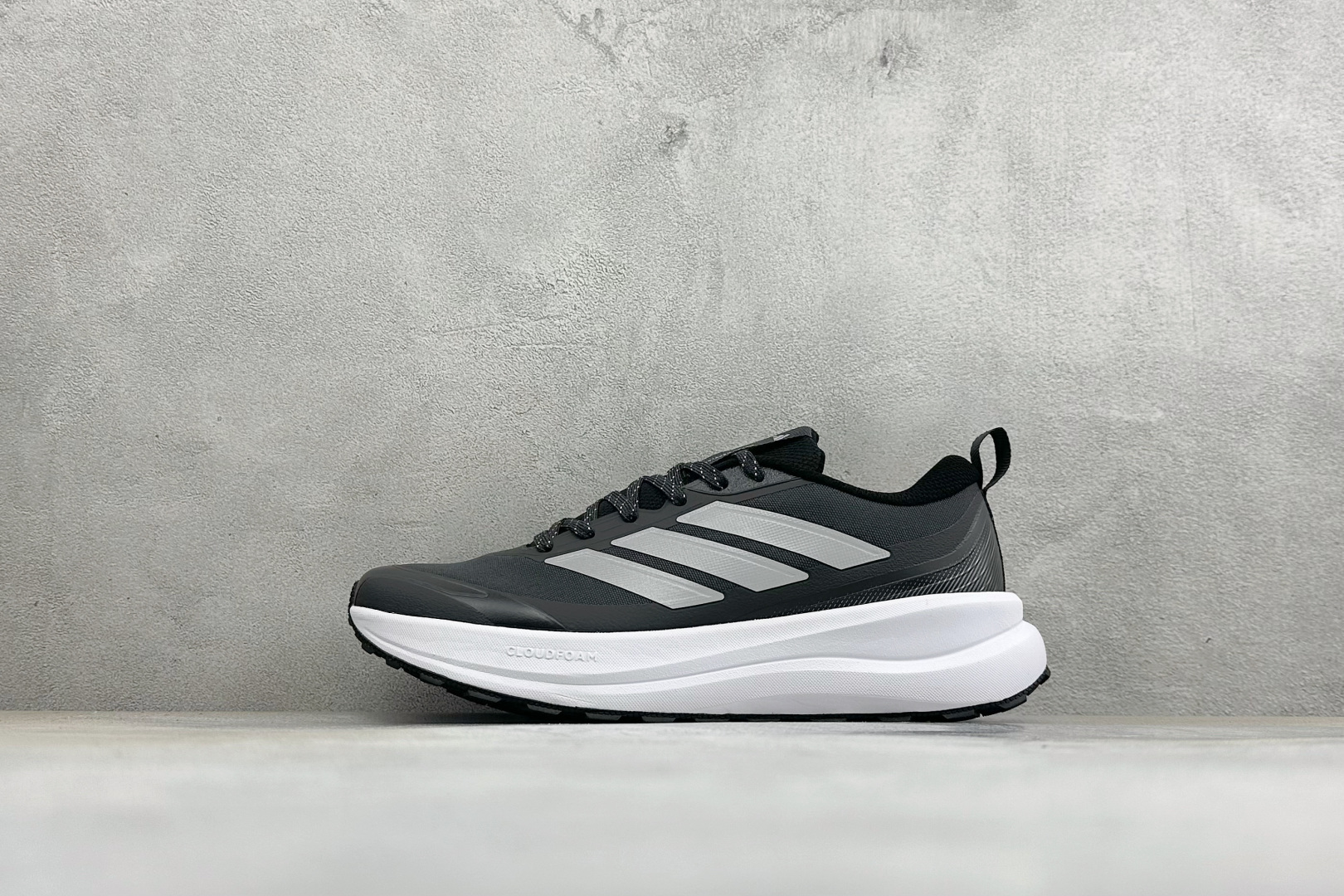 Adidas RUNFALCON 6系列 轻量防滑耐磨跑鞋 #采用全身高频热熔牛津面料鞋面材质 #全掌Adiwear高耐