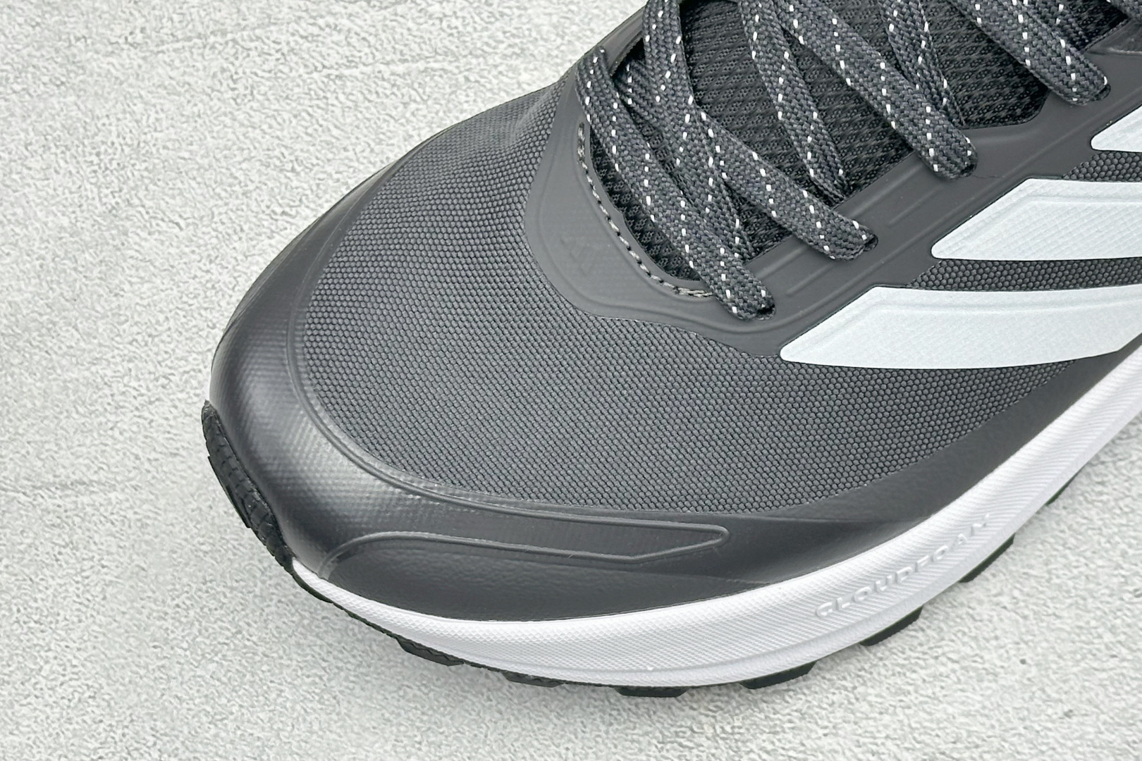 Adidas RUNFALCON 6系列 轻量防滑耐磨跑鞋 #采用全身高频热熔牛津面料鞋面材质 #全掌Adiwear高耐