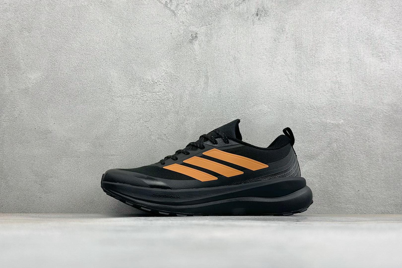 Adidas RUNFALCON 6系列 轻量防滑耐磨跑鞋 #采用全身高频热熔牛津面料鞋面材质 #全掌Adiwear高耐