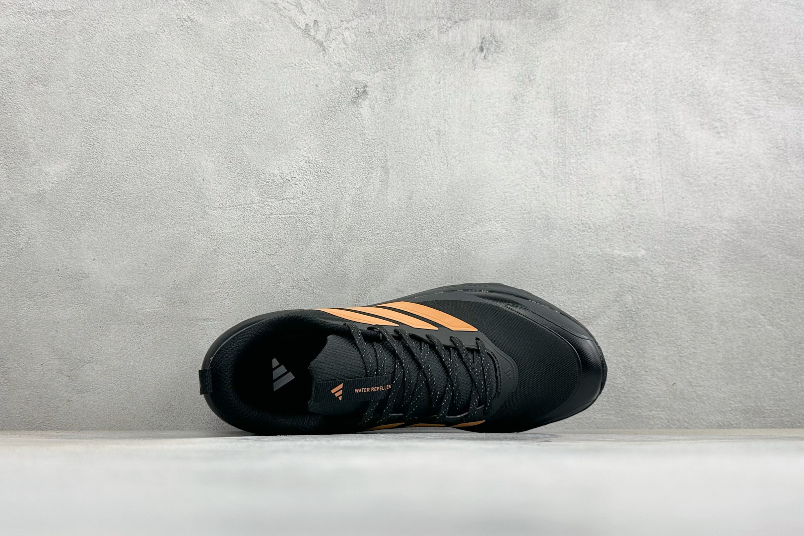 Adidas RUNFALCON 6系列 轻量防滑耐磨跑鞋 #采用全身高频热熔牛津面料鞋面材质 #全掌Adiwear高耐 Adidas RUNFALCON 6系列 轻量防滑耐磨跑鞋 #采用全身高频热熔牛津面料鞋面材质 #全掌Adiwear高耐