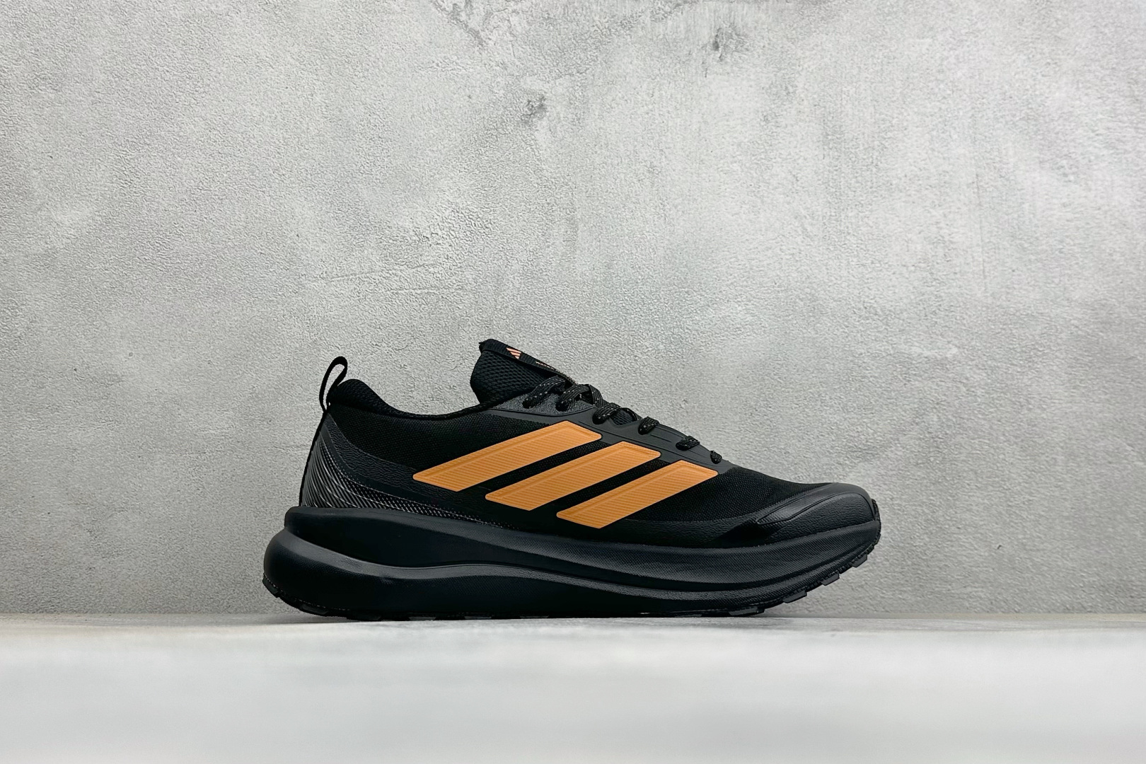 Adidas RUNFALCON 6系列 轻量防滑耐磨跑鞋 #采用全身高频热熔牛津面料鞋面材质 #全掌Adiwear高耐 Adidas RUNFALCON 6系列 轻量防滑耐磨跑鞋 #采用全身高频热熔牛津面料鞋面材质 #全掌Adiwear高耐