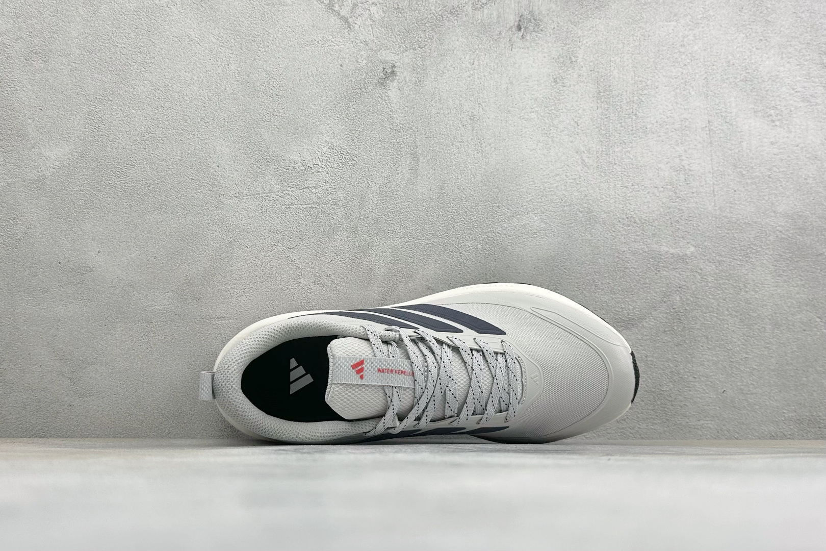 Adidas RUNFALCON 6系列 轻量防滑耐磨跑鞋 #采用全身高频热熔牛津面料鞋面材质 #全掌Adiwear高耐 Adidas RUNFALCON 6系列 轻量防滑耐磨跑鞋 #采用全身高频热熔牛津面料鞋面材质 #全掌Adiwear高耐