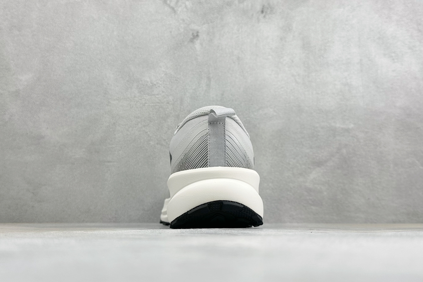 Adidas RUNFALCON 6系列 轻量防滑耐磨跑鞋 #采用全身高频热熔牛津面料鞋面材质 #全掌Adiwear高耐 Adidas RUNFALCON 6系列 轻量防滑耐磨跑鞋 #采用全身高频热熔牛津面料鞋面材质 #全掌Adiwear高耐