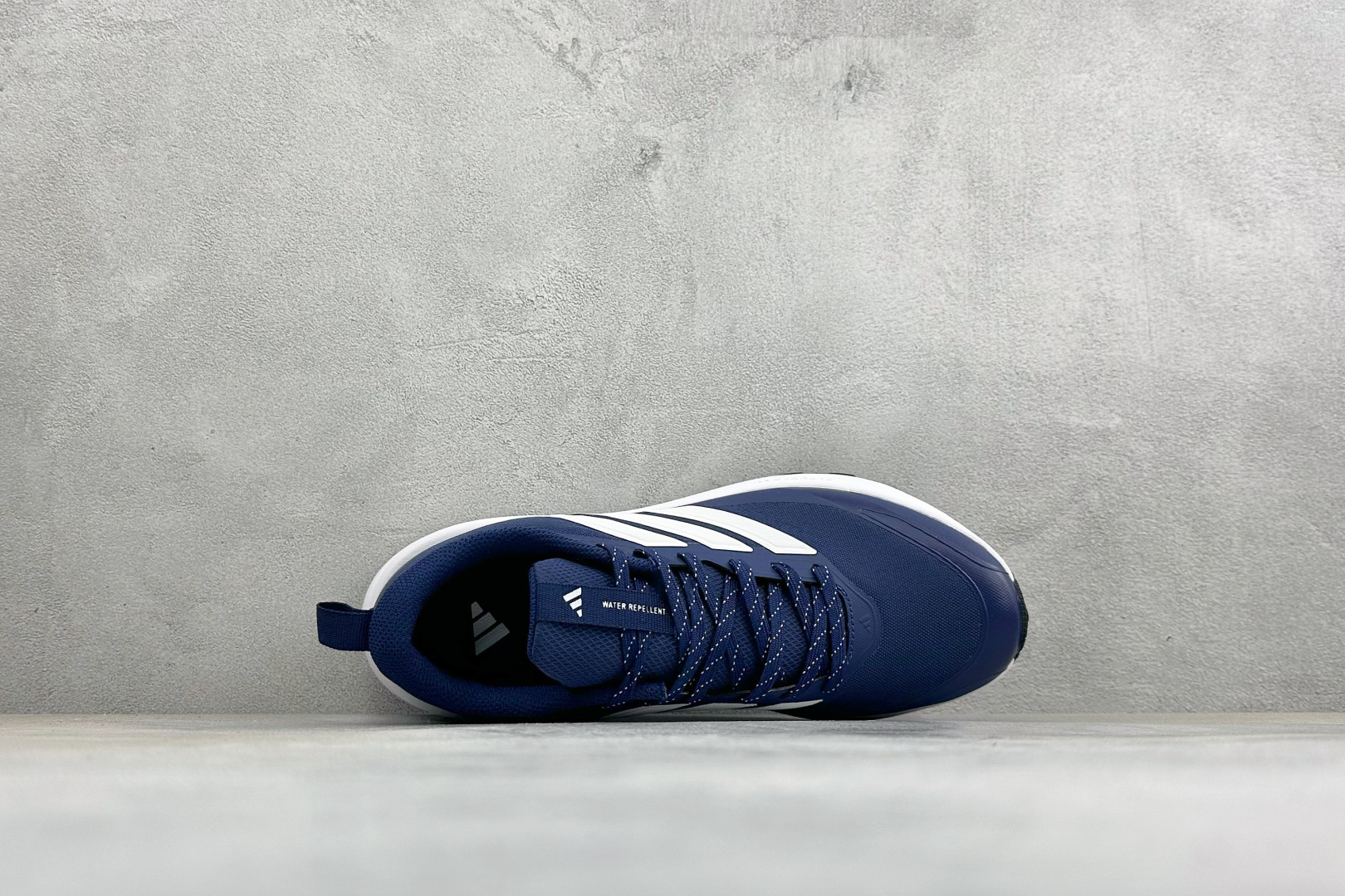 Adidas RUNFALCON 6系列 轻量防滑耐磨跑鞋 #采用全身高频热熔牛津面料鞋面材质 #全掌Adiwear高耐