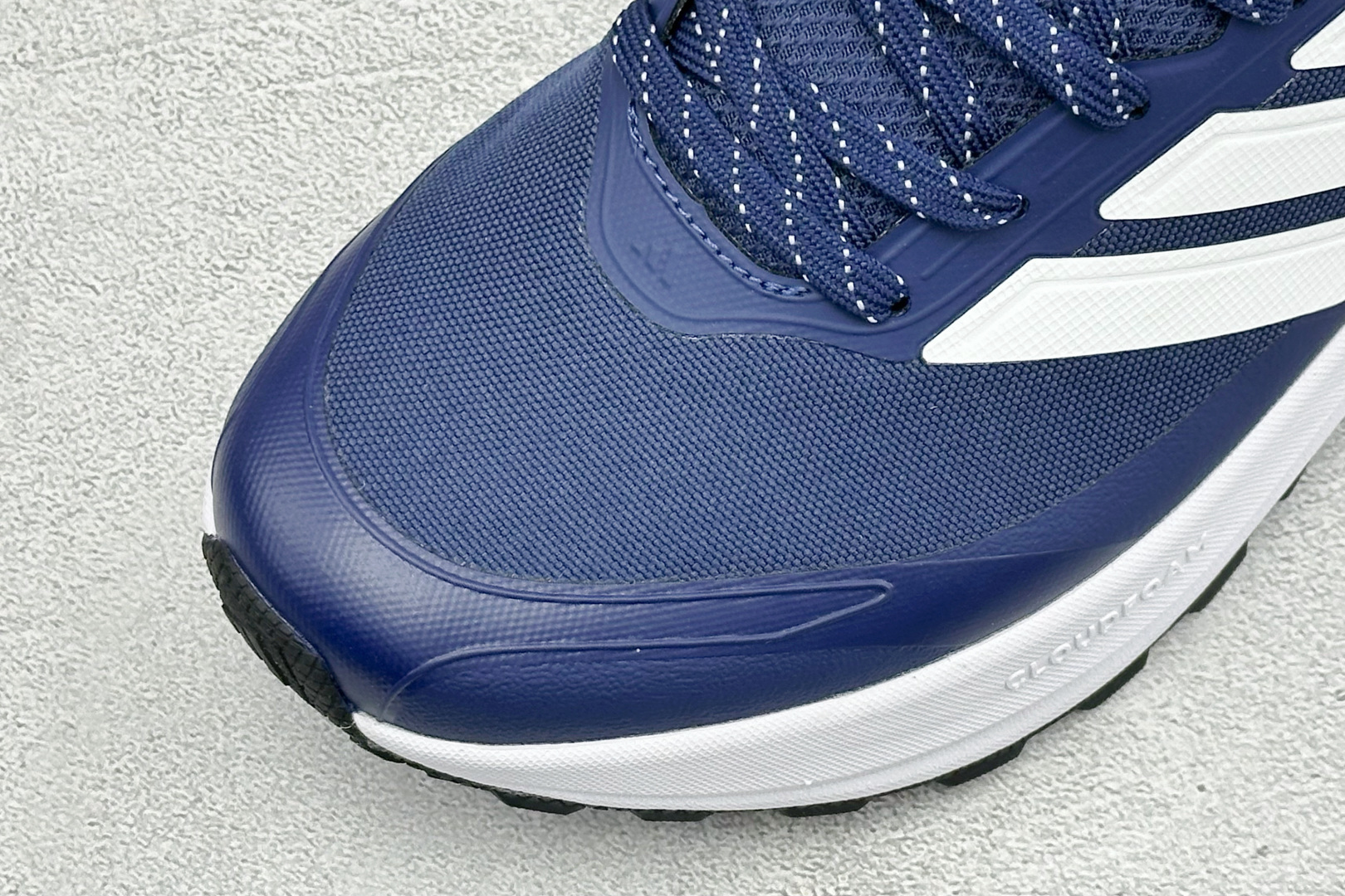 Adidas RUNFALCON 6系列 轻量防滑耐磨跑鞋 #采用全身高频热熔牛津面料鞋面材质 #全掌Adiwear高耐