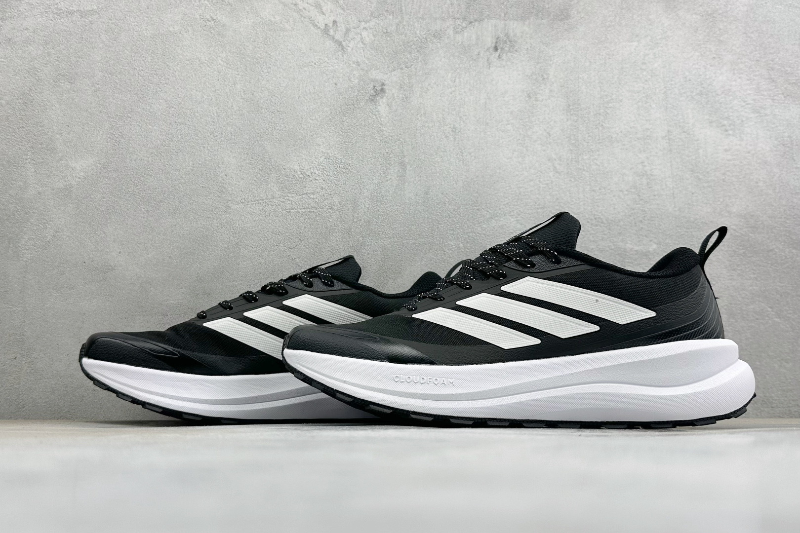 Adidas RUNFALCON 6系列 轻量防滑耐磨跑鞋 #采用全身高频热熔牛津面料鞋面材质 #全掌Adiwear高耐