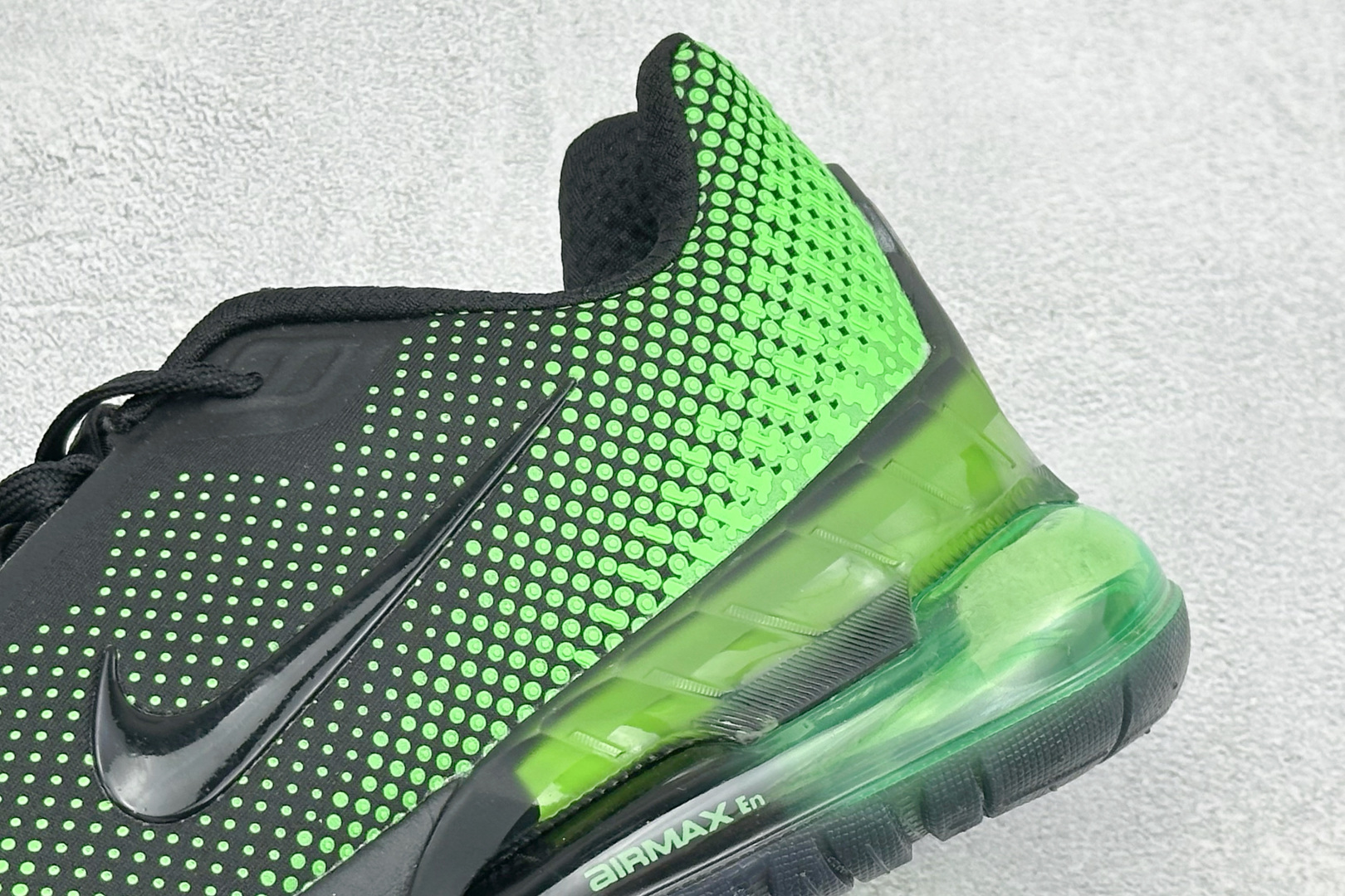 福利特价 Nike Air Max Phoenix 复古子弹气垫运动跑步鞋 货号：FZ5307-300 尺码：36-46