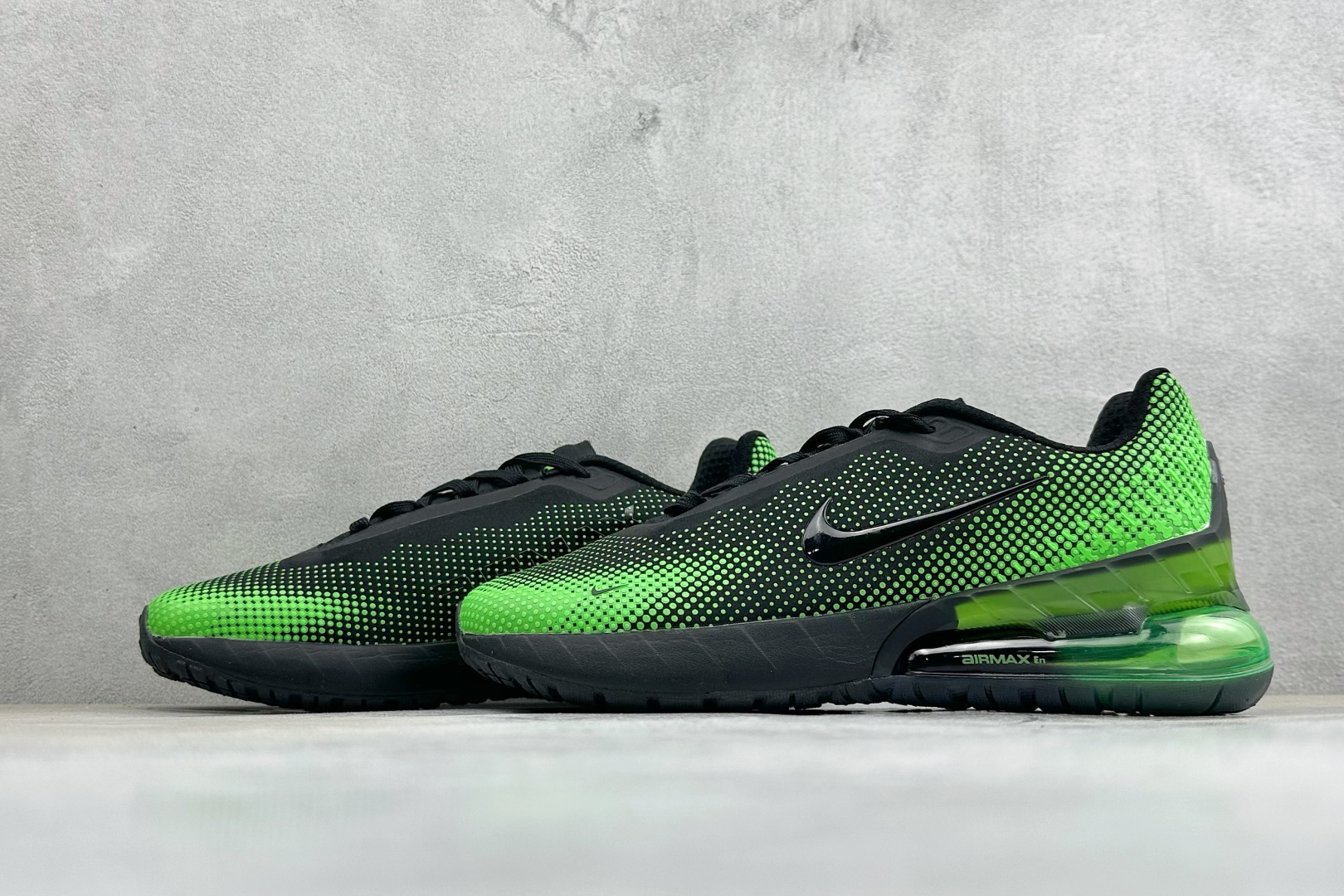 福利特价 Nike Air Max Phoenix 复古子弹气垫运动跑步鞋 货号：FZ5307-300 尺码：36-46