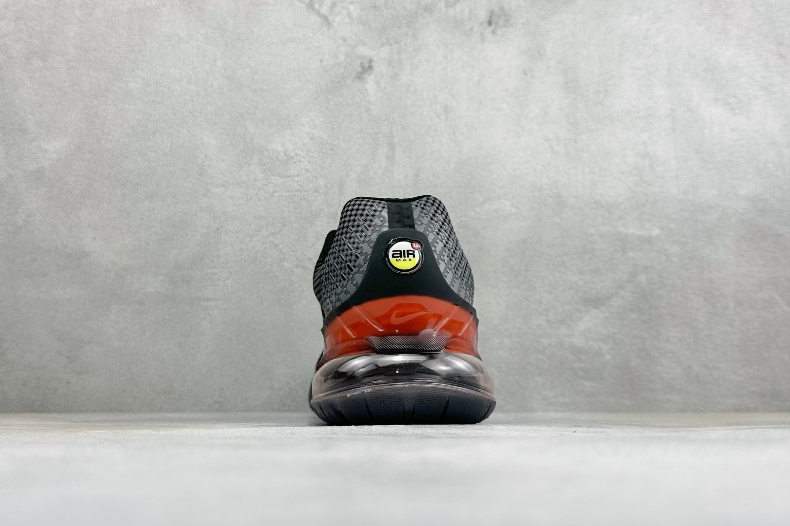 福利特价 Nike Air Max Phoenix 复古子弹气垫运动跑步鞋 货号：FZ5307-003 尺码：36-46