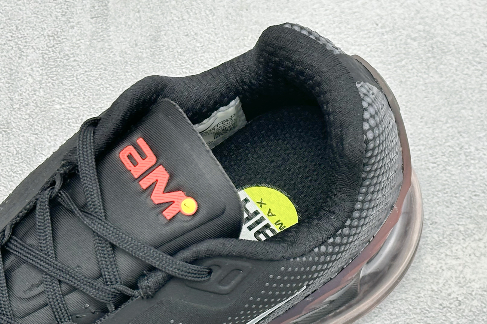 福利特价 Nike Air Max Phoenix 复古子弹气垫运动跑步鞋 货号：FZ5307-003 尺码：36-46