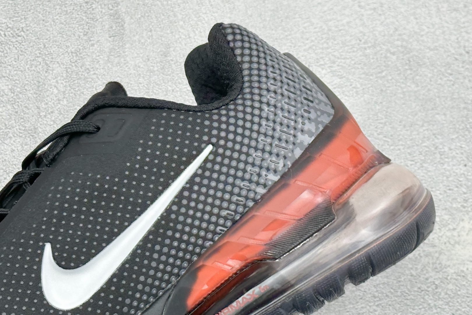 福利特价 Nike Air Max Phoenix 复古子弹气垫运动跑步鞋 货号：FZ5307-003 尺码：36-46