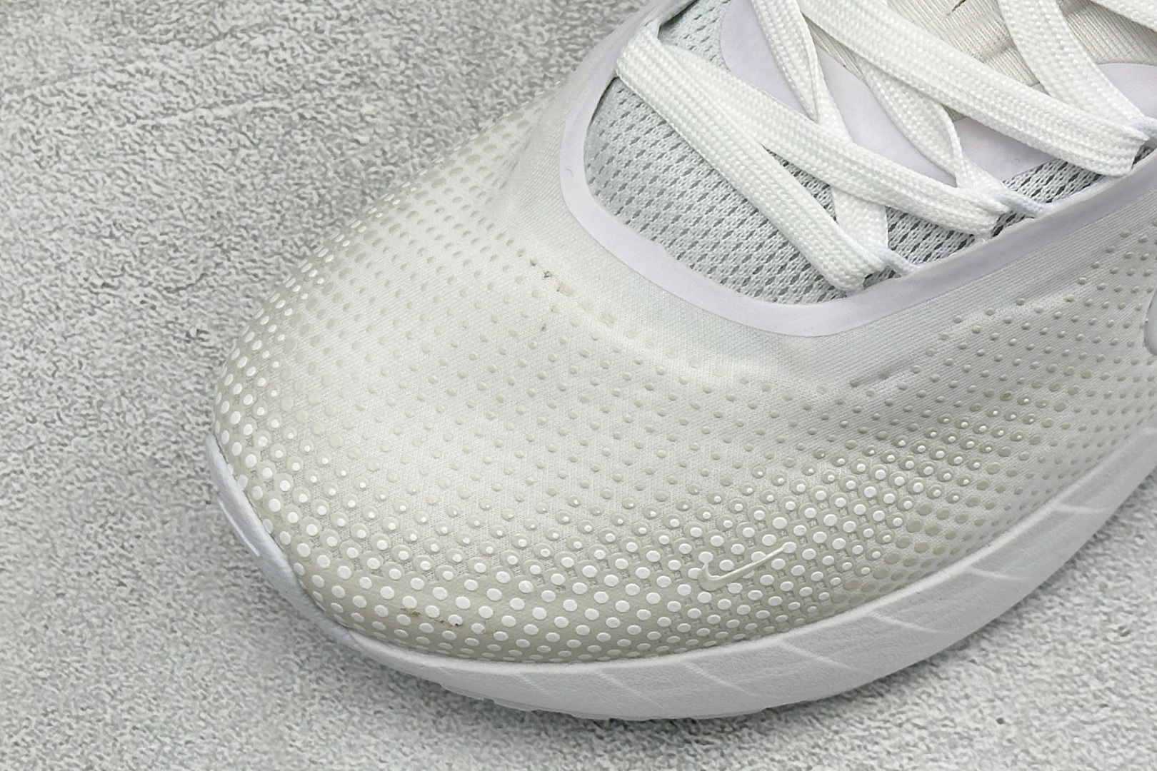 福利特价 Nike Air Max Phoenix 复古子弹气垫运动跑步鞋 货号:FZ5307-102 尺码:39-46 福利特价 Nike Air Max Phoenix 复古子弹气垫运动跑步鞋 货号:FZ5307-102 尺码:39-46