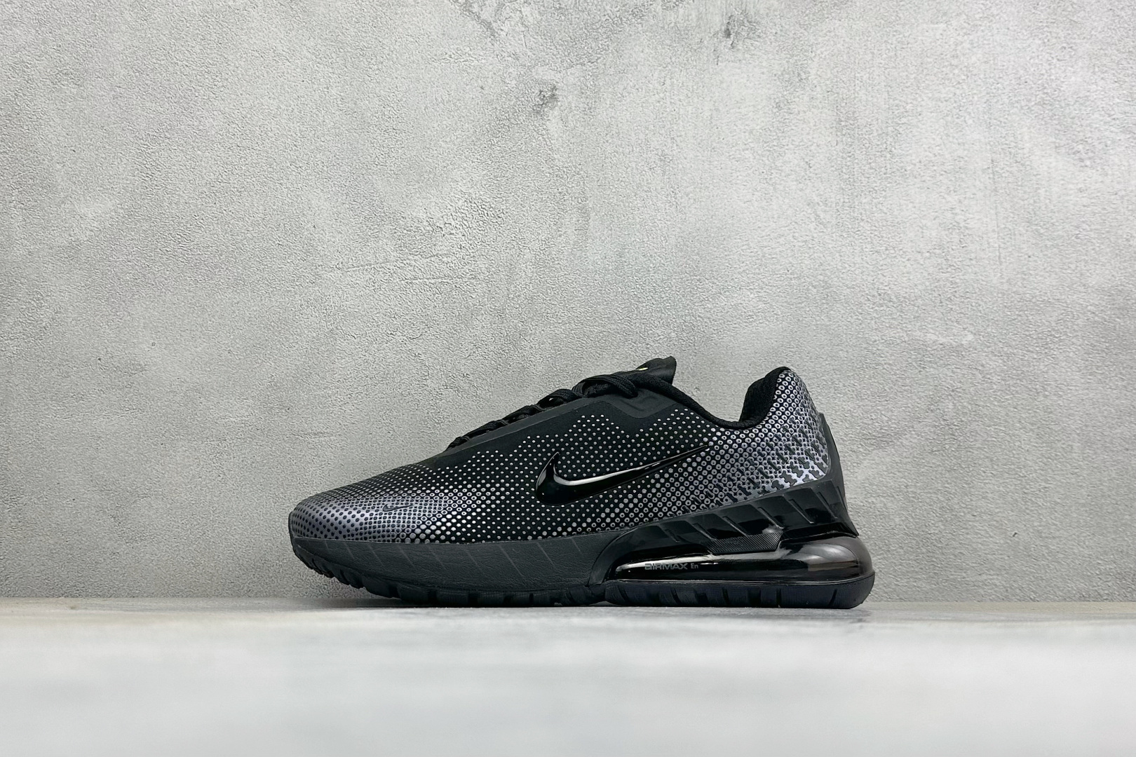 福利特价 Nike Air Max Phoenix 复古子弹气垫运动跑步鞋 货号：FZ5307-004 尺码：36-46