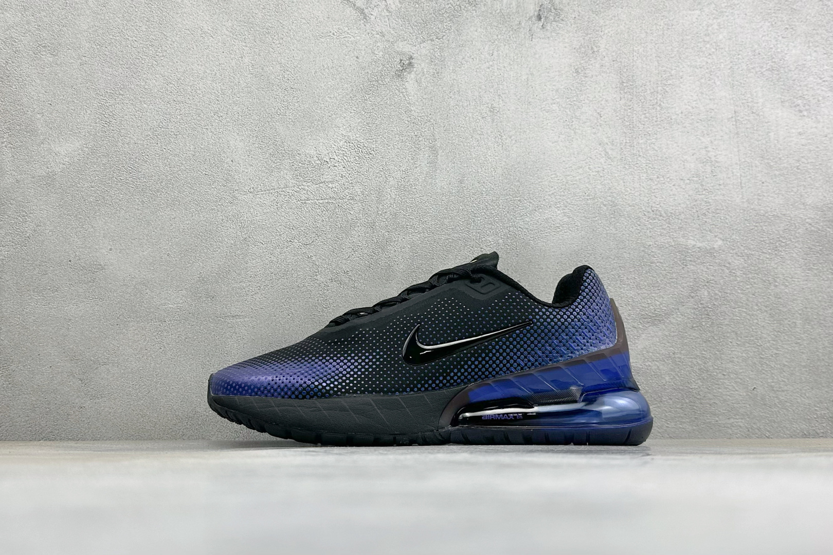 福利特价 Nike Air Max Phoenix 复古子弹气垫运动跑步鞋 货号：IH3571-001 尺码：36-46
