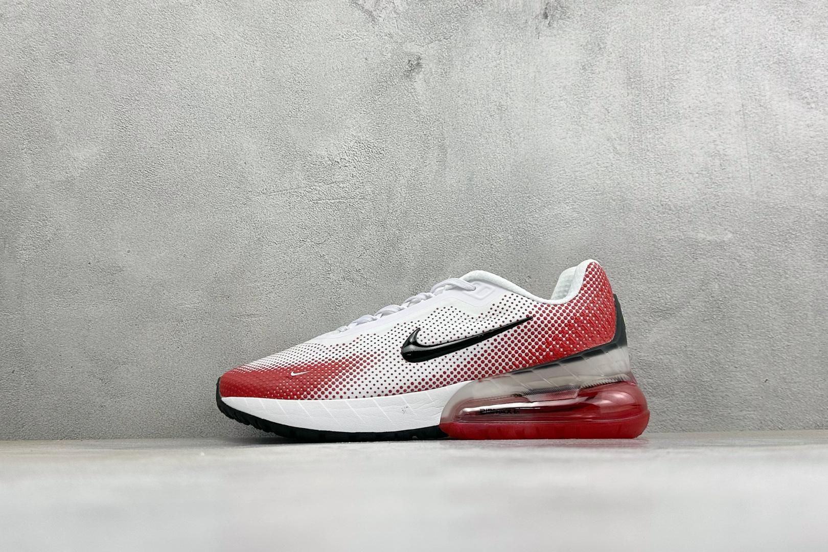 福利特价 Nike Air Max Phoenix 复古子弹气垫运动跑步鞋 货号：FZ5307-104 尺码：39-46