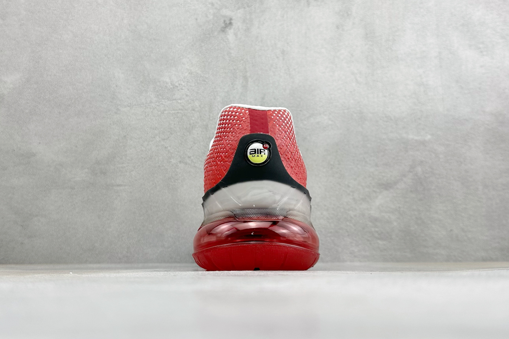 福利特价 Nike Air Max Phoenix 复古子弹气垫运动跑步鞋 货号：FZ5307-104 尺码：39-46