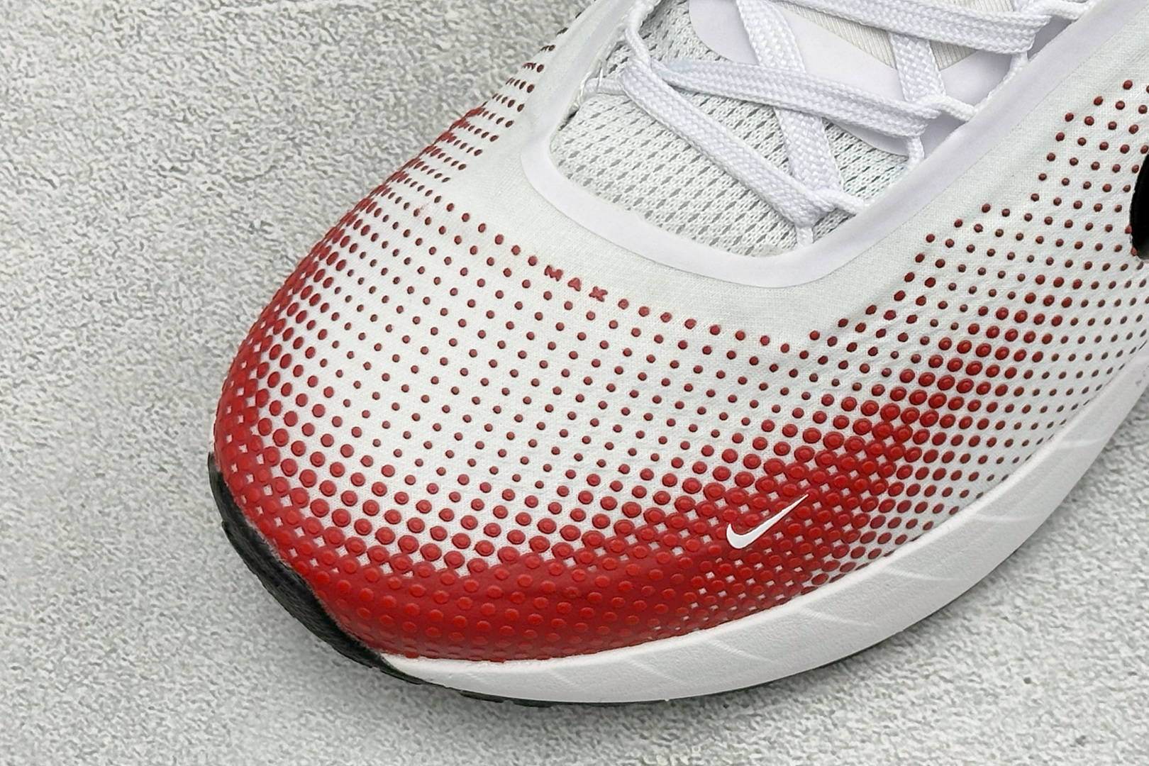 福利特价 Nike Air Max Phoenix 复古子弹气垫运动跑步鞋 货号：FZ5307-104 尺码：39-46