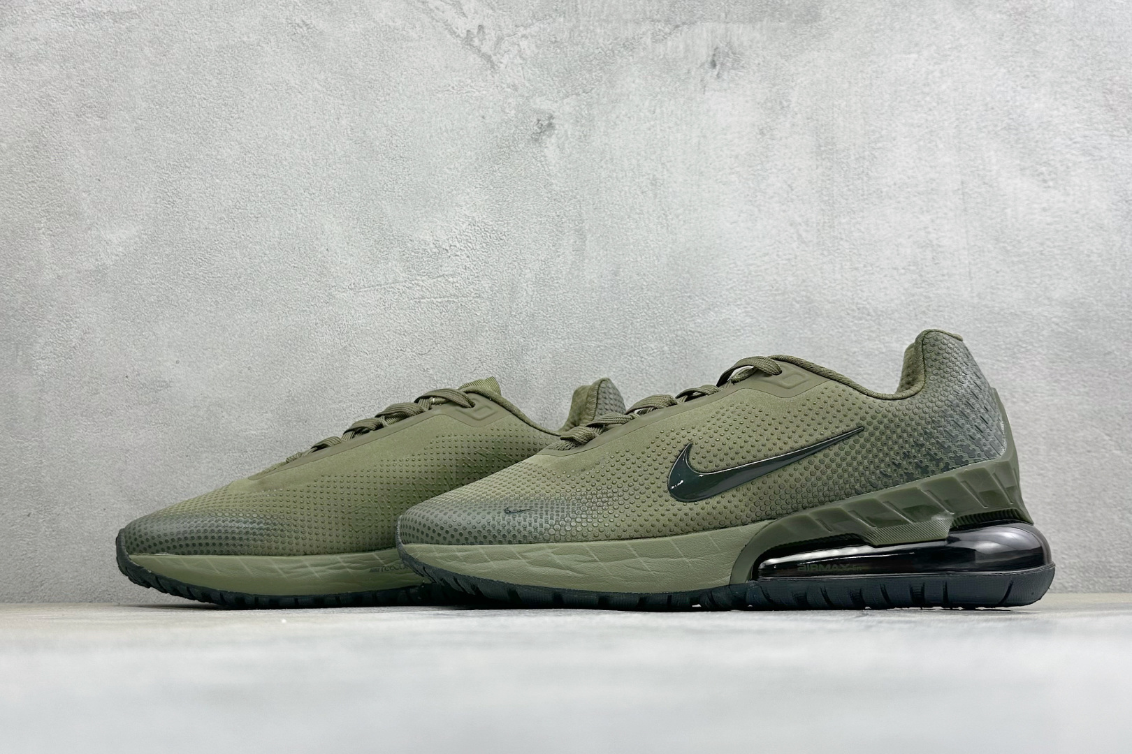 福利特价 Nike Air Max Phoenix 复古子弹气垫运动跑步鞋 货号：FZ5307-201 尺码：39-46