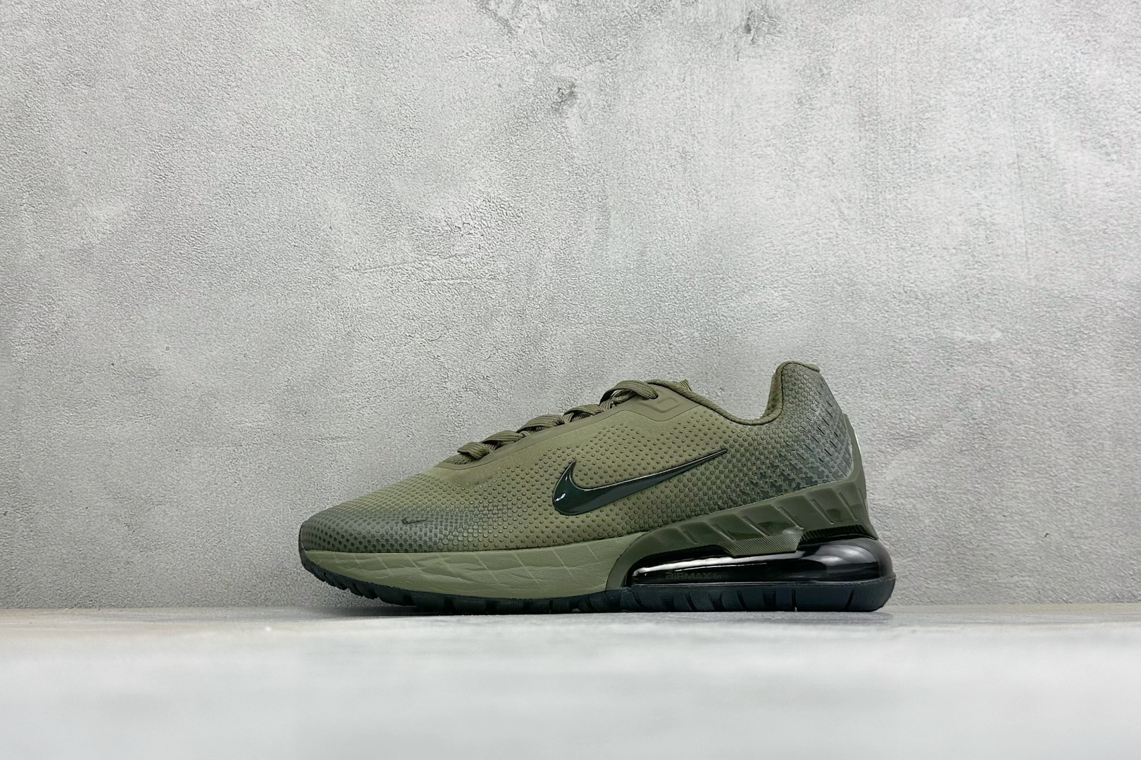 福利特价 Nike Air Max Phoenix 复古子弹气垫运动跑步鞋 货号：FZ5307-201 尺码：39-46