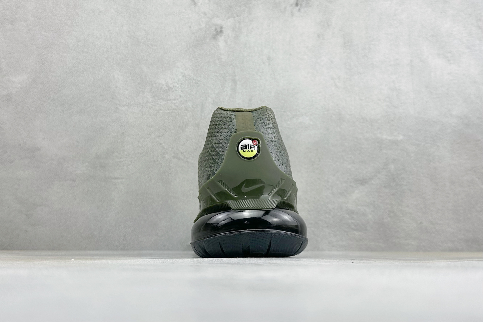 福利特价 Nike Air Max Phoenix 复古子弹气垫运动跑步鞋 货号：FZ5307-201 尺码：39-46