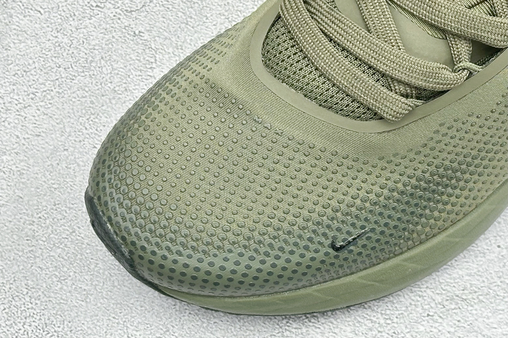 福利特价 Nike Air Max Phoenix 复古子弹气垫运动跑步鞋 货号：FZ5307-201 尺码：39-46