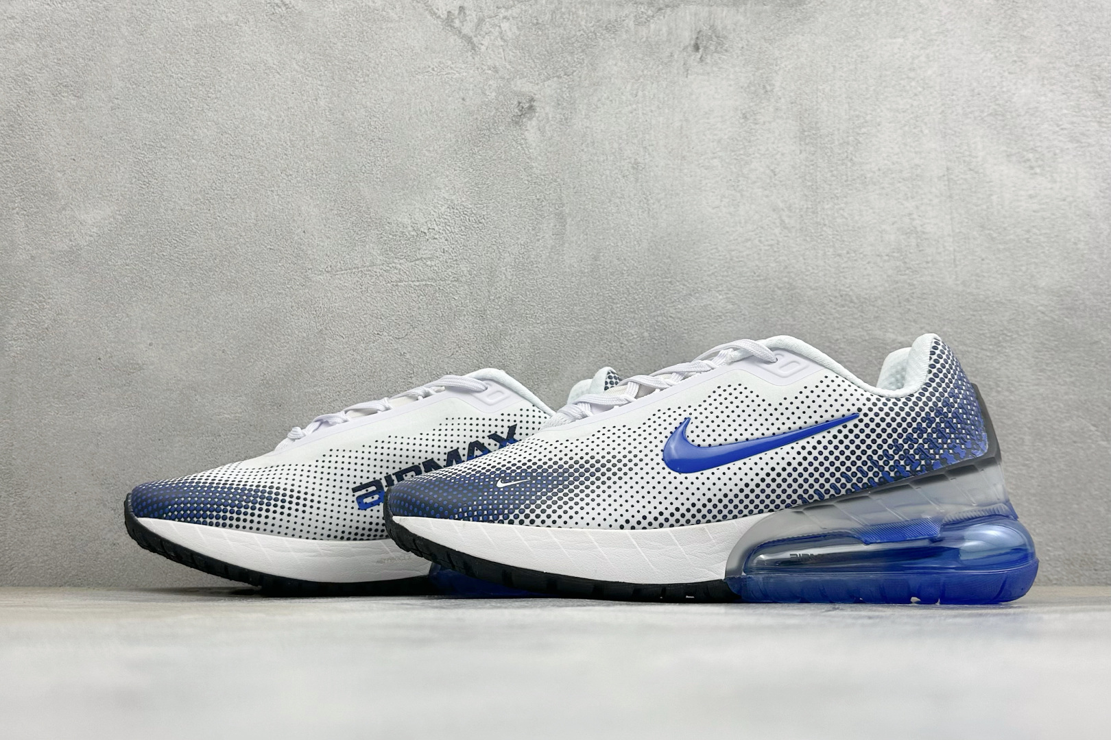 福利特价 Nike Air Max Phoenix 复古子弹气垫运动跑步鞋 货号：FZ5307-101 尺码：36-46