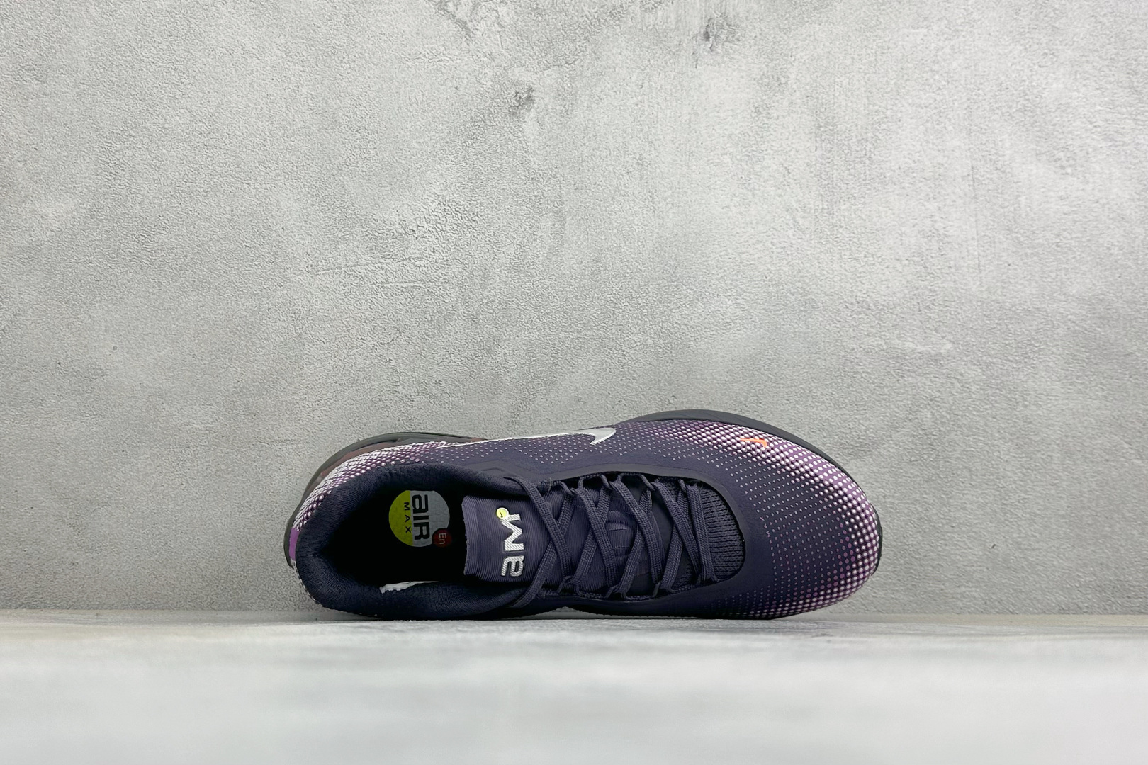 福利特价 Nike Air Max Phoenix 复古子弹气垫运动跑步鞋 货号：FZ5307-500 尺码：36-46