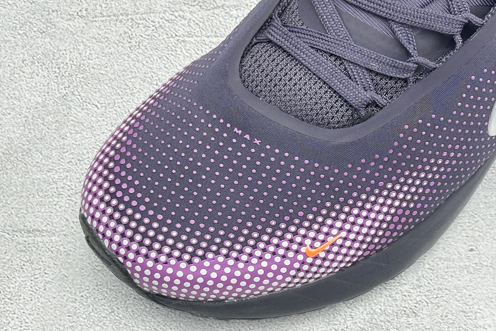 福利特价 Nike Air Max Phoenix 复古子弹气垫运动跑步鞋 货号：FZ5307-500 尺码：36-46