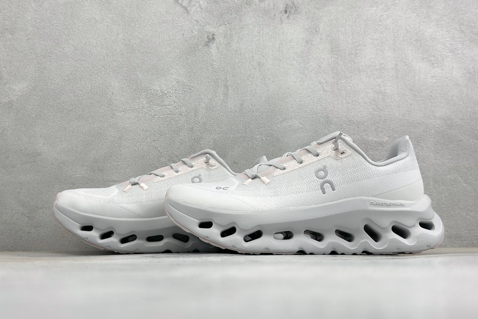 XF版On昂跑 Cloudtiit CL 户外街头机能风跑步鞋 Cloud Hi Edge户外机能融合街头潮流 越界开启